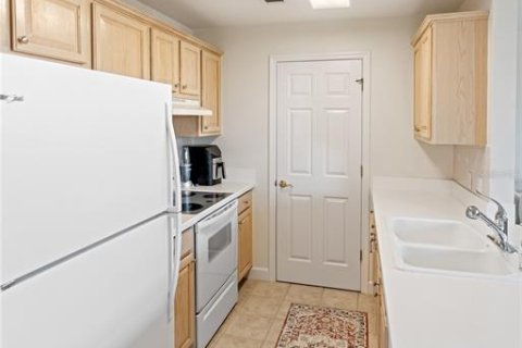 Condo in Sarasota, Florida, 1 bedroom  № 1508294 - photo 8