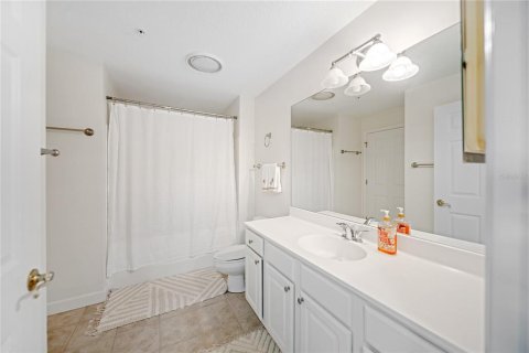 Condo in Sarasota, Florida, 1 bedroom  № 1508294 - photo 18