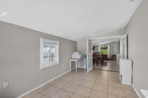 Villa ou maison à louer à West Palm Beach, Floride: 3 chambres, 134.71 m2 № 2426739 - photo 23