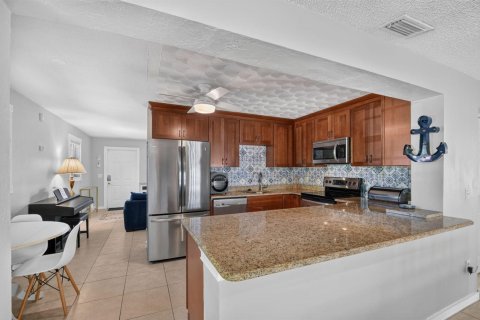 Villa ou maison à louer à West Palm Beach, Floride: 3 chambres, 134.71 m2 № 2426739 - photo 19