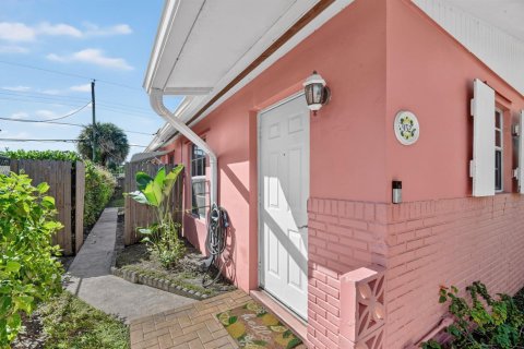 Villa ou maison à louer à West Palm Beach, Floride: 3 chambres, 134.71 m2 № 2426739 - photo 6