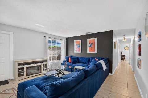 Villa ou maison à louer à West Palm Beach, Floride: 3 chambres, 134.71 m2 № 2426739 - photo 10