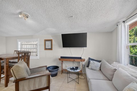 Villa ou maison à louer à West Palm Beach, Floride: 3 chambres, 134.71 m2 № 2426739 - photo 17