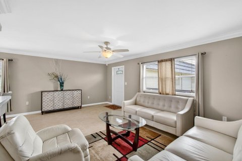 Condo in Delray Beach, Florida, 1 bedroom № 2247058 - photo 12