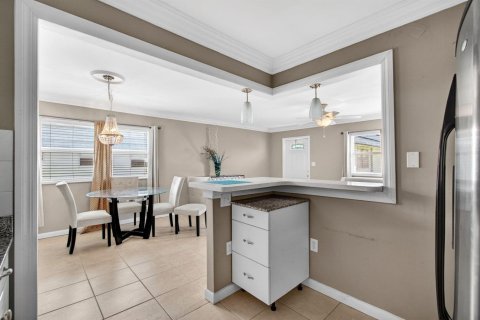 Condo in Delray Beach, Florida, 1 bedroom № 2247058 - photo 24