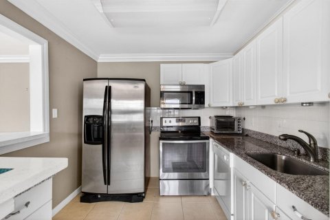 Condo in Delray Beach, Florida, 1 bedroom № 2247058 - photo 21