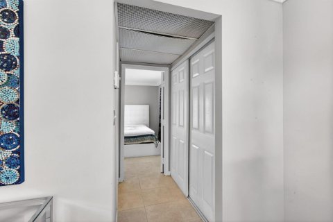 Condo in Delray Beach, Florida, 1 bedroom № 2247058 - photo 25