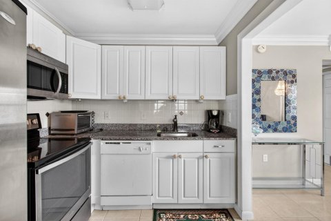 Condo in Delray Beach, Florida, 1 bedroom № 2247058 - photo 23