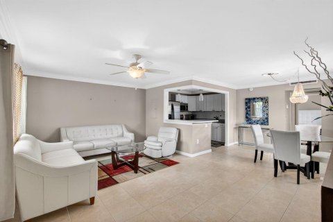 Condo in Delray Beach, Florida, 1 bedroom № 2247058 - photo 6