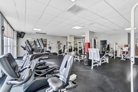 Condominio en venta en Hallandale Beach, Florida, 2 dormitorios, 102.19 m2 № 1997117 - foto 23