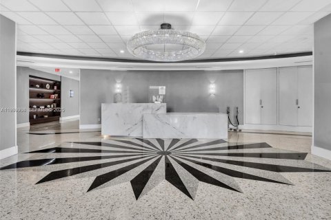 Condominio en venta en Hallandale Beach, Florida, 2 dormitorios, 102.19 m2 № 1997117 - foto 20