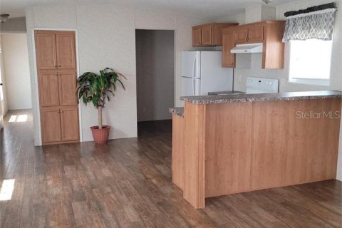 Снять в аренду квартиру в Лейкленд, Флорида 5 комнат, 200.67м2, № 1751302 - фото 8