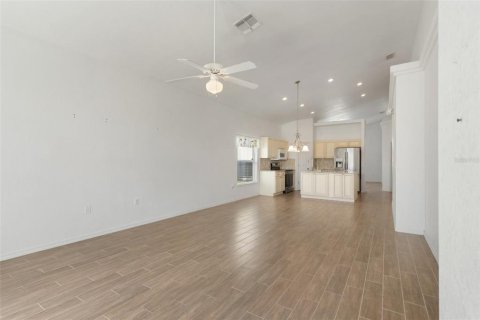 Casa en venta en Davenport, Florida, 4 dormitorios, 171.31 m2 № 1528822 - foto 13
