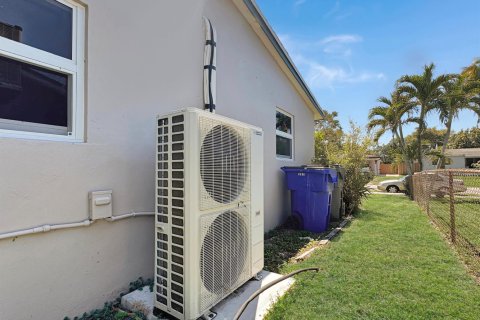 Casa en venta en Hollywood, Florida, 2 dormitorios, 88.07 m2 № 2250518 - foto 9