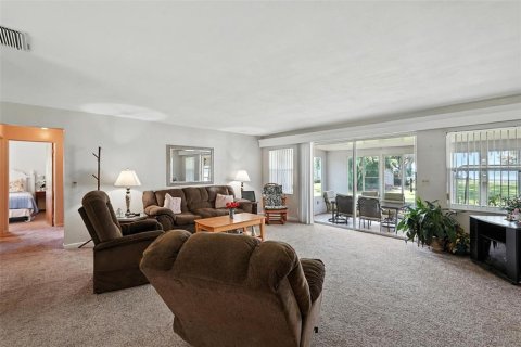 House in Tavares, Florida 2 bedrooms, 105.91 sq.m. № 1839981 - photo 7