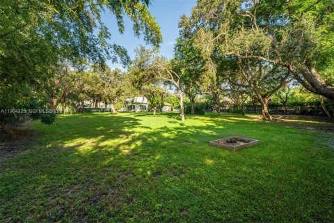 Terreno en venta en Miami, Florida № 2028922 - foto 8