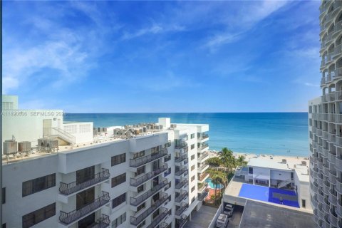 Condominio en venta en Miami Beach, Florida, 4 dormitorios № 1943426 - foto 30