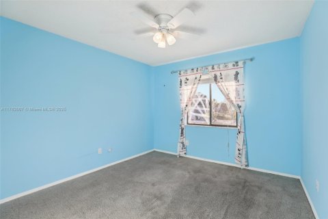 Купить виллу или дом в Киссимми, Флорида 3 спальни, 123.19м2, № 1969486 - фото 17