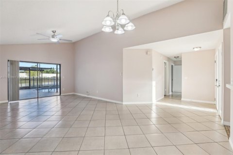 Купить виллу или дом в Киссимми, Флорида 3 спальни, 123.19м2, № 1969486 - фото 10