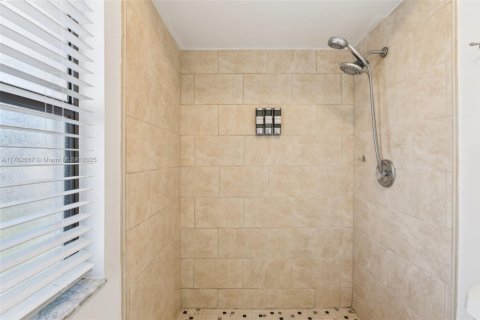 Купить виллу или дом в Киссимми, Флорида 3 спальни, 123.19м2, № 1969486 - фото 26