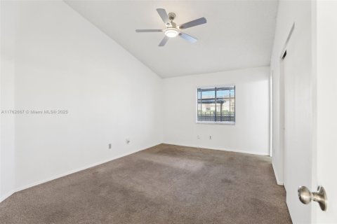 Купить виллу или дом в Киссимми, Флорида 3 спальни, 123.19м2, № 1969486 - фото 21