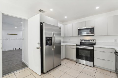 Купить виллу или дом в Киссимми, Флорида 3 спальни, 123.19м2, № 1969486 - фото 13