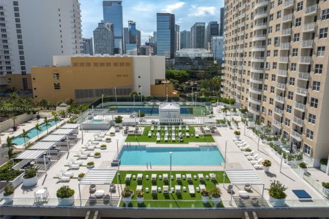 Condo in Miami, Florida, 1 bedroom  № 1871537 - photo 4