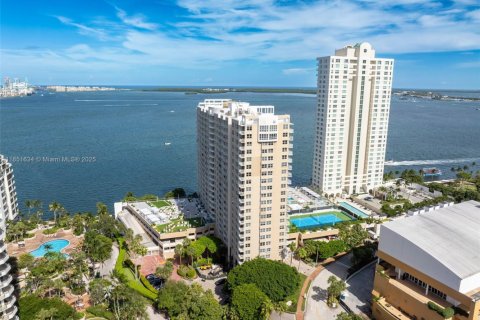 Condo in Miami, Florida, 1 bedroom  № 1871537 - photo 3