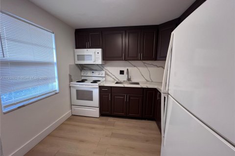 Condominio en venta en Margate, Florida, 2 dormitorios, 91.97 m2 № 1957555 - foto 6