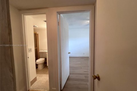 Condominio en venta en Margate, Florida, 2 dormitorios, 91.97 m2 № 1957555 - foto 9