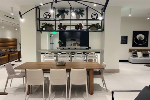 Condo in Miami, Florida, 2 bedrooms  № 2241168 - photo 23