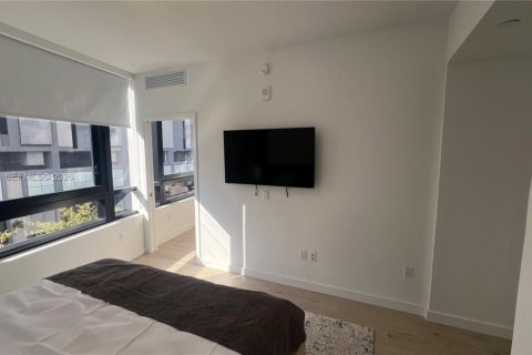 Condo in Miami, Florida, 2 bedrooms  № 2241168 - photo 7