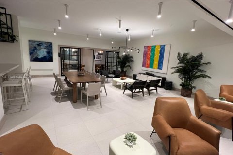 Condo in Miami, Florida, 2 bedrooms  № 2241168 - photo 19