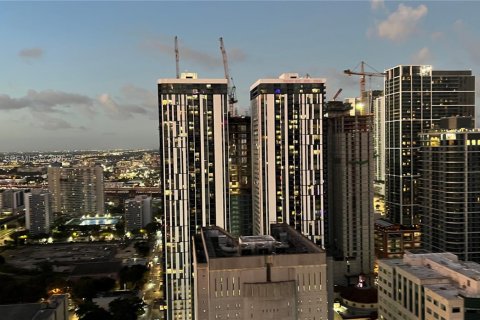 Condo in Miami, Florida, 2 bedrooms  № 2241168 - photo 30