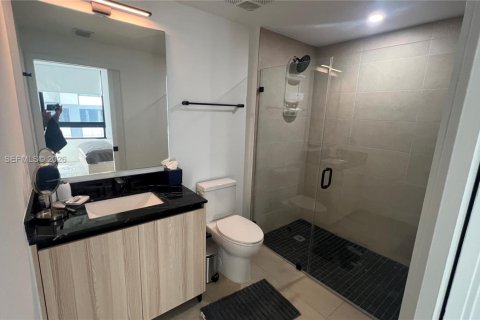 Condo in Miami, Florida, 2 bedrooms  № 2241168 - photo 5