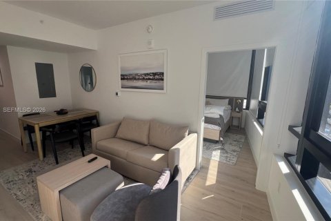 Condo in Miami, Florida, 2 bedrooms  № 2241168 - photo 11