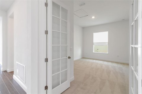 House in Orlando, Florida 4 bedrooms, 325.53 sq.m. № 1572342 - photo 7