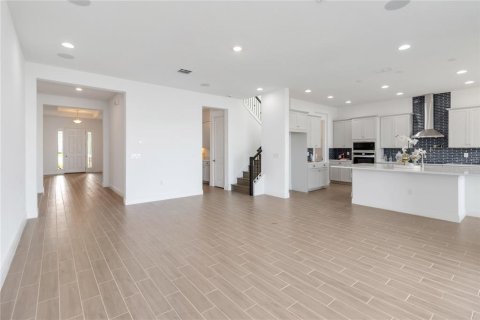 House in Orlando, Florida 4 bedrooms, 325.53 sq.m. № 1572342 - photo 10