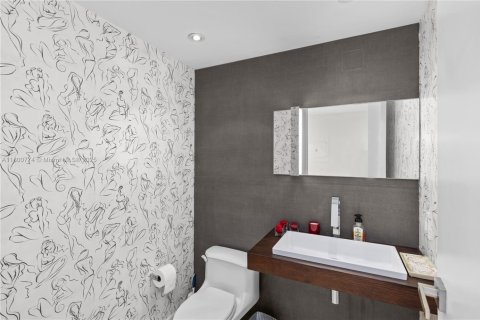 Condo in Sunny Isles Beach, Florida, 2 bedrooms  № 1727944 - photo 12