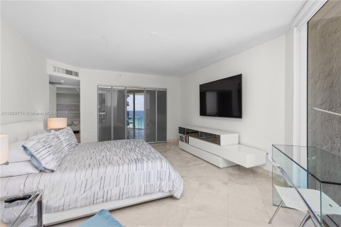 Condo in Sunny Isles Beach, Florida, 2 bedrooms  № 1727944 - photo 15