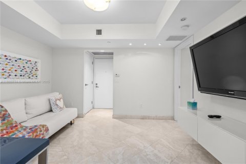 Condo in Sunny Isles Beach, Florida, 2 bedrooms  № 1727944 - photo 21