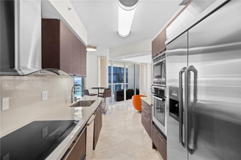 Condo in Sunny Isles Beach, Florida, 2 bedrooms  № 1727944 - photo 6