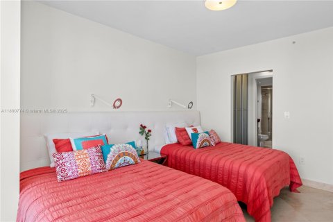 Condo in Sunny Isles Beach, Florida, 2 bedrooms  № 1727944 - photo 23