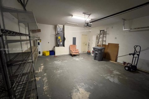 House in Lake Worth, Florida 3 bedrooms, 184.88 sq.m. № 2000644 - photo 27