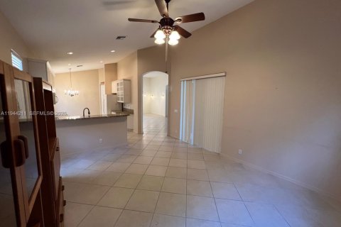 House in Lake Worth, Florida 3 bedrooms, 184.88 sq.m. № 2000644 - photo 21