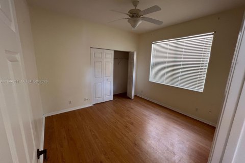 House in Lake Worth, Florida 3 bedrooms, 184.88 sq.m. № 2000644 - photo 17