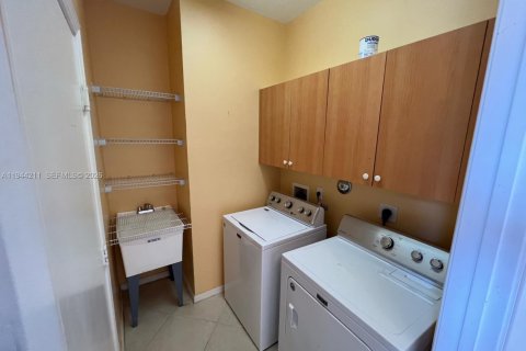 House in Lake Worth, Florida 3 bedrooms, 184.88 sq.m. № 2000644 - photo 23