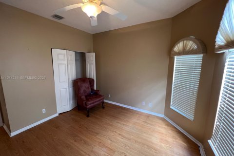 House in Lake Worth, Florida 3 bedrooms, 184.88 sq.m. № 2000644 - photo 13