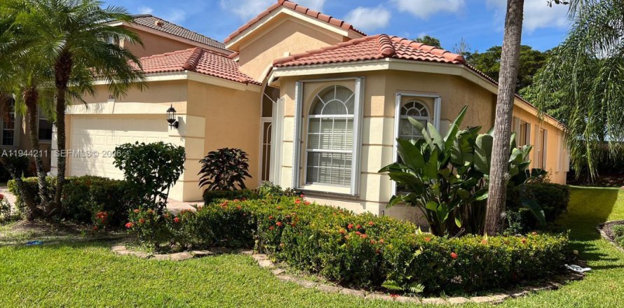 House in Lake Worth, Florida 3 bedrooms, 184.88 sq.m. № 2000644