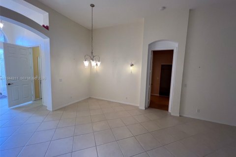 House in Lake Worth, Florida 3 bedrooms, 184.88 sq.m. № 2000644 - photo 22